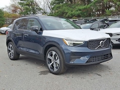 2026 Volvo XC40 B5 Core AWD SUV