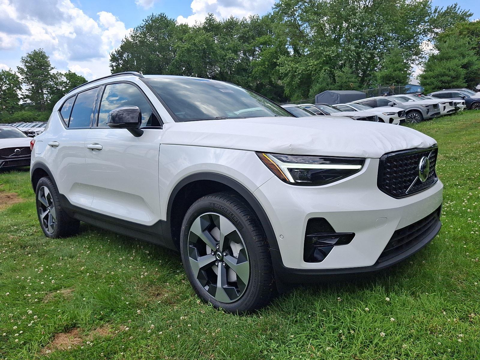 2026 Volvo XC40 SUV 