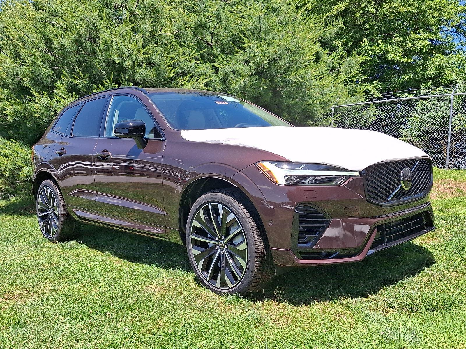 2026 Volvo XC60 T8 Ultra Dark AWD's photo