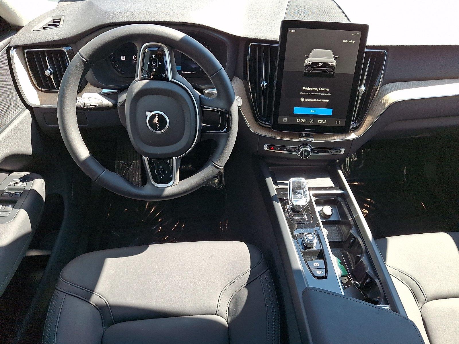 2026 Volvo XC60 Plus - Photo 8