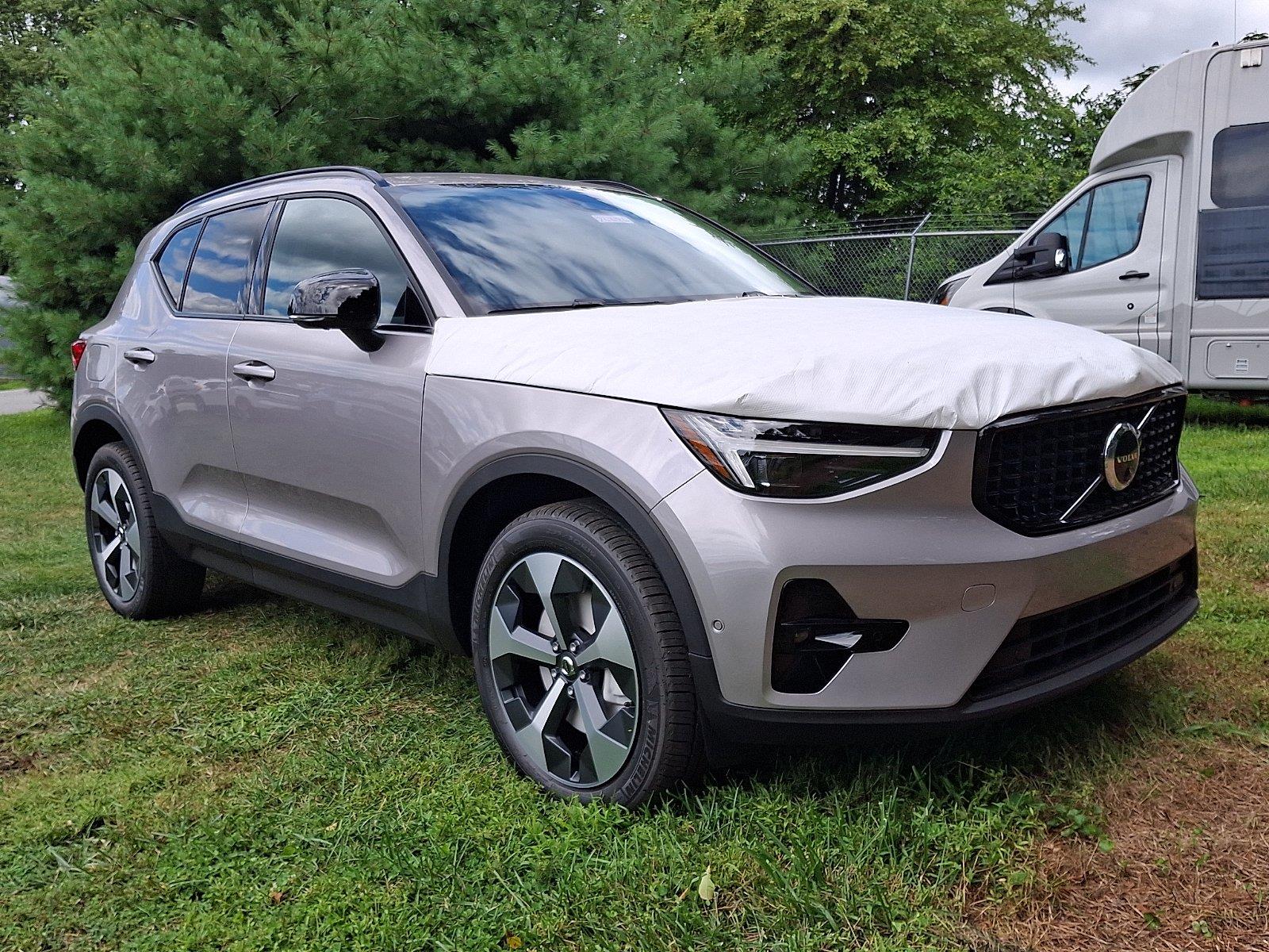 2026 Volvo XC40 SUV 