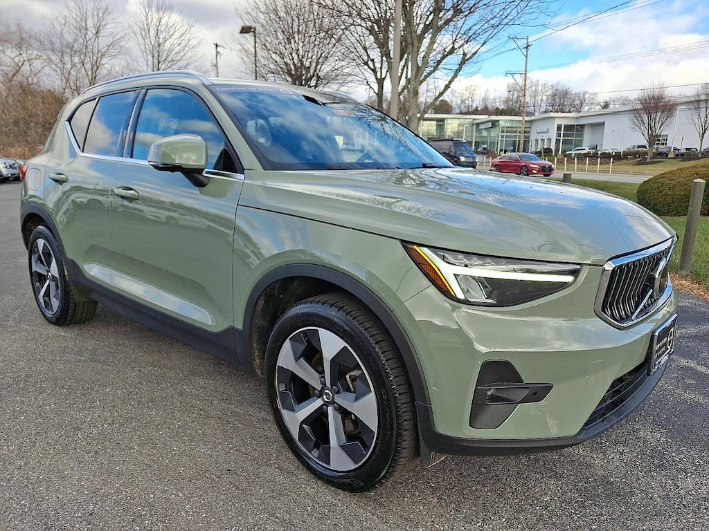 Used 2025 Volvo XC40 Plus Bright Theme SUV