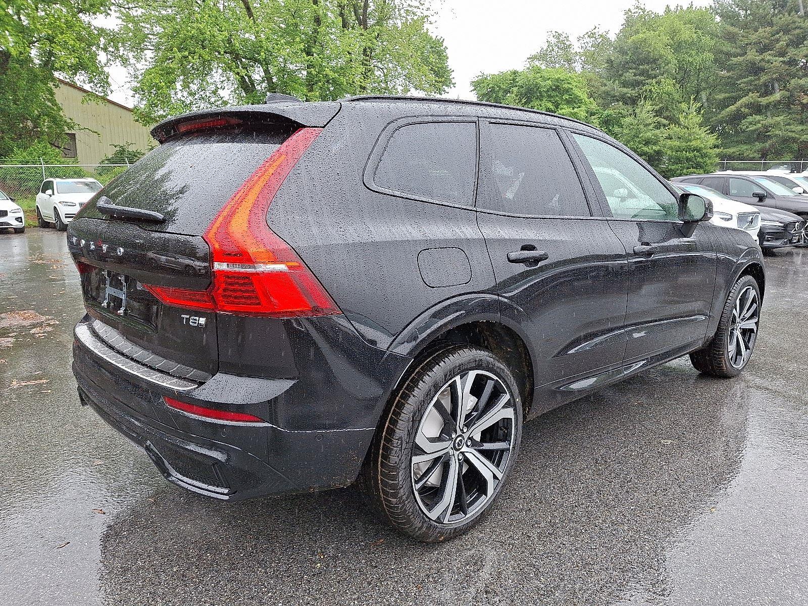 2025 Volvo XC60 Hybrid T8 photo 4