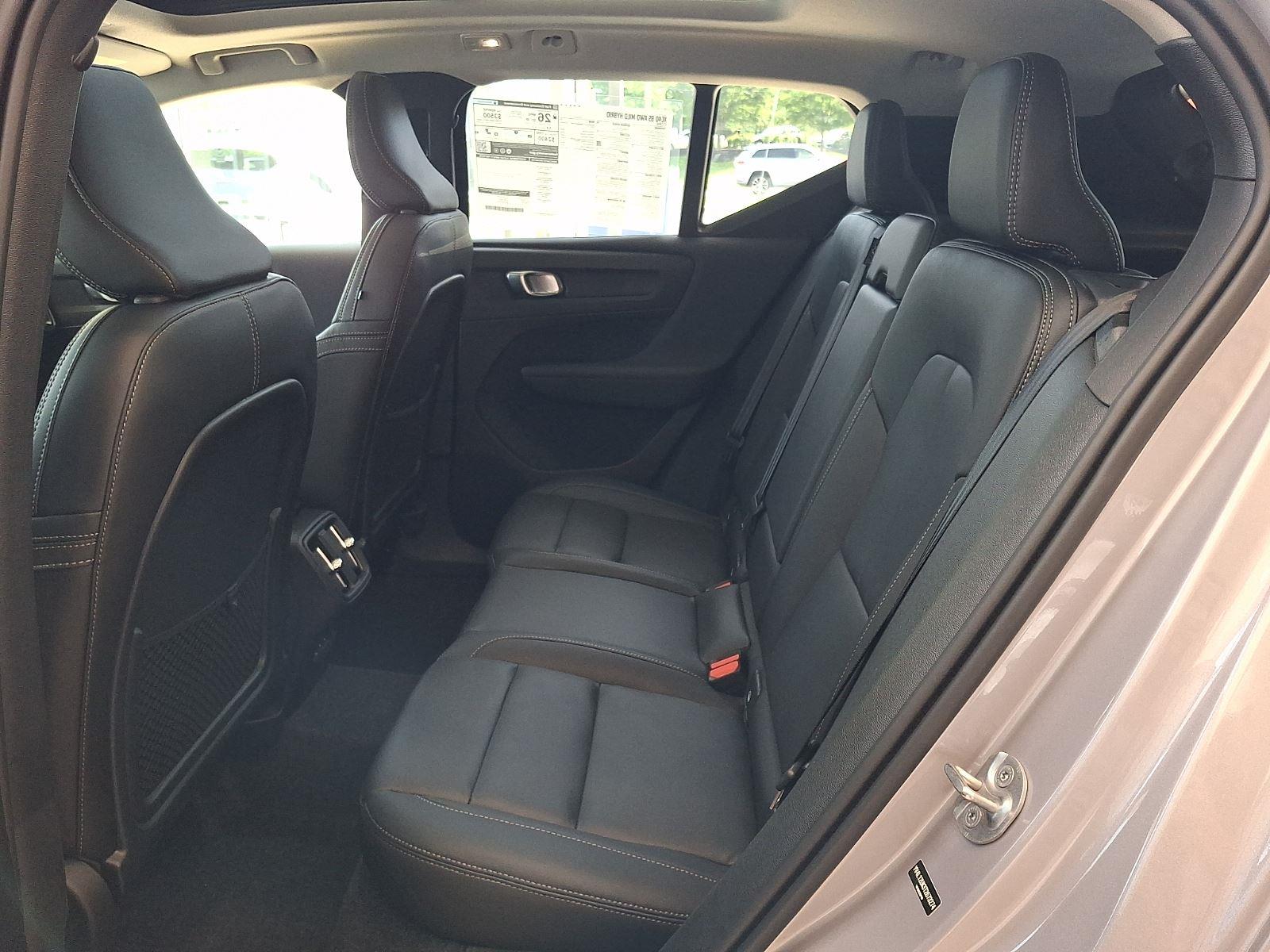 2026 Volvo XC40 Core - Photo 6