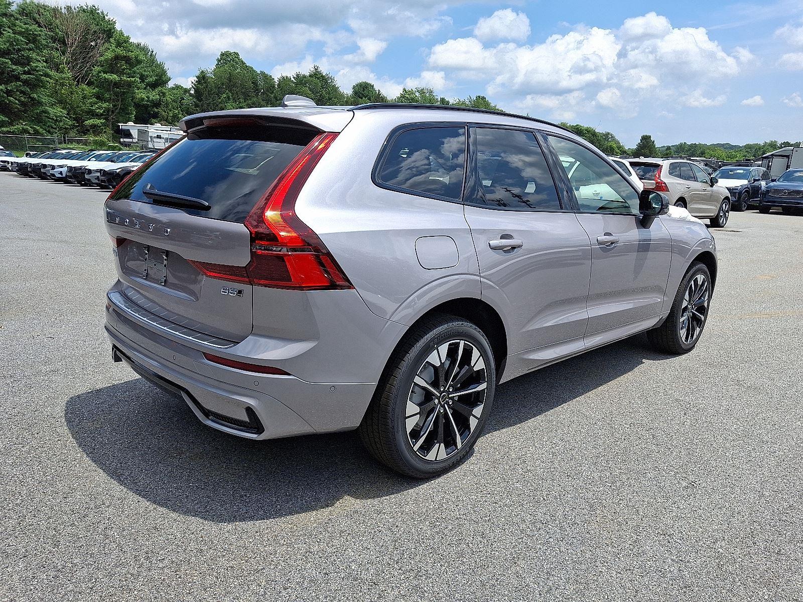 2026 Volvo XC60 B5 Plus photo 4