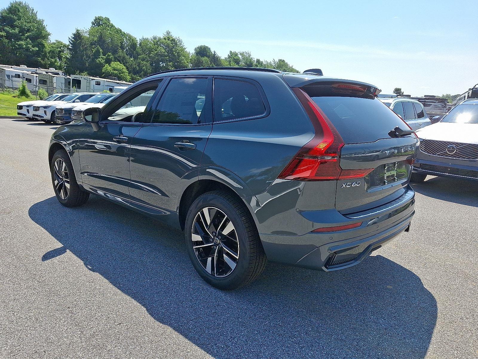2026 Volvo XC60 B5 Core photo 3