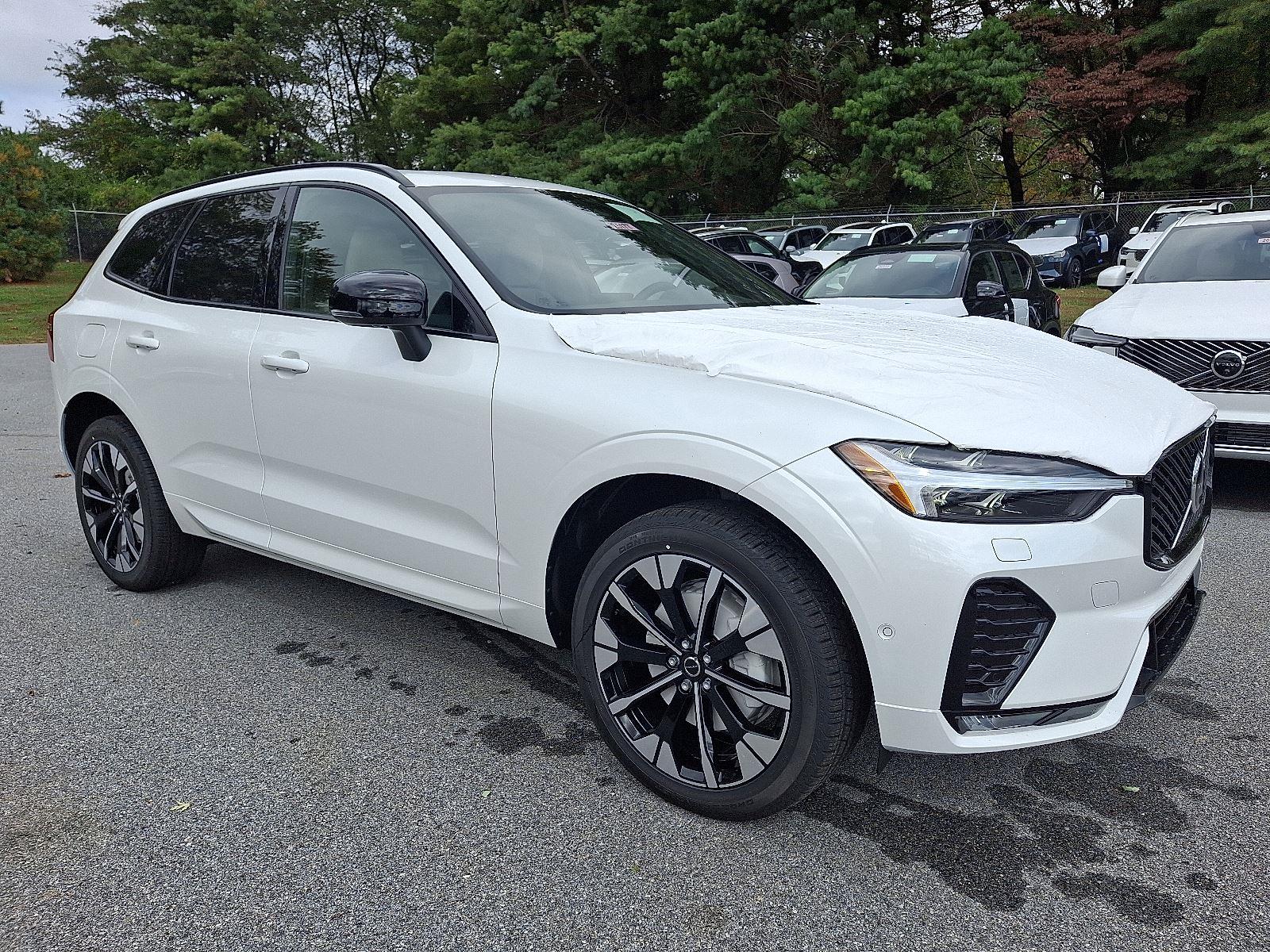 2026 Volvo XC60 Plus's photo