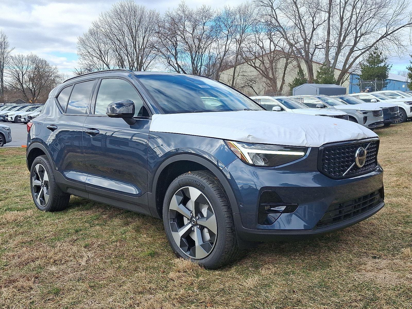 2026 Volvo XC40 SUV 
