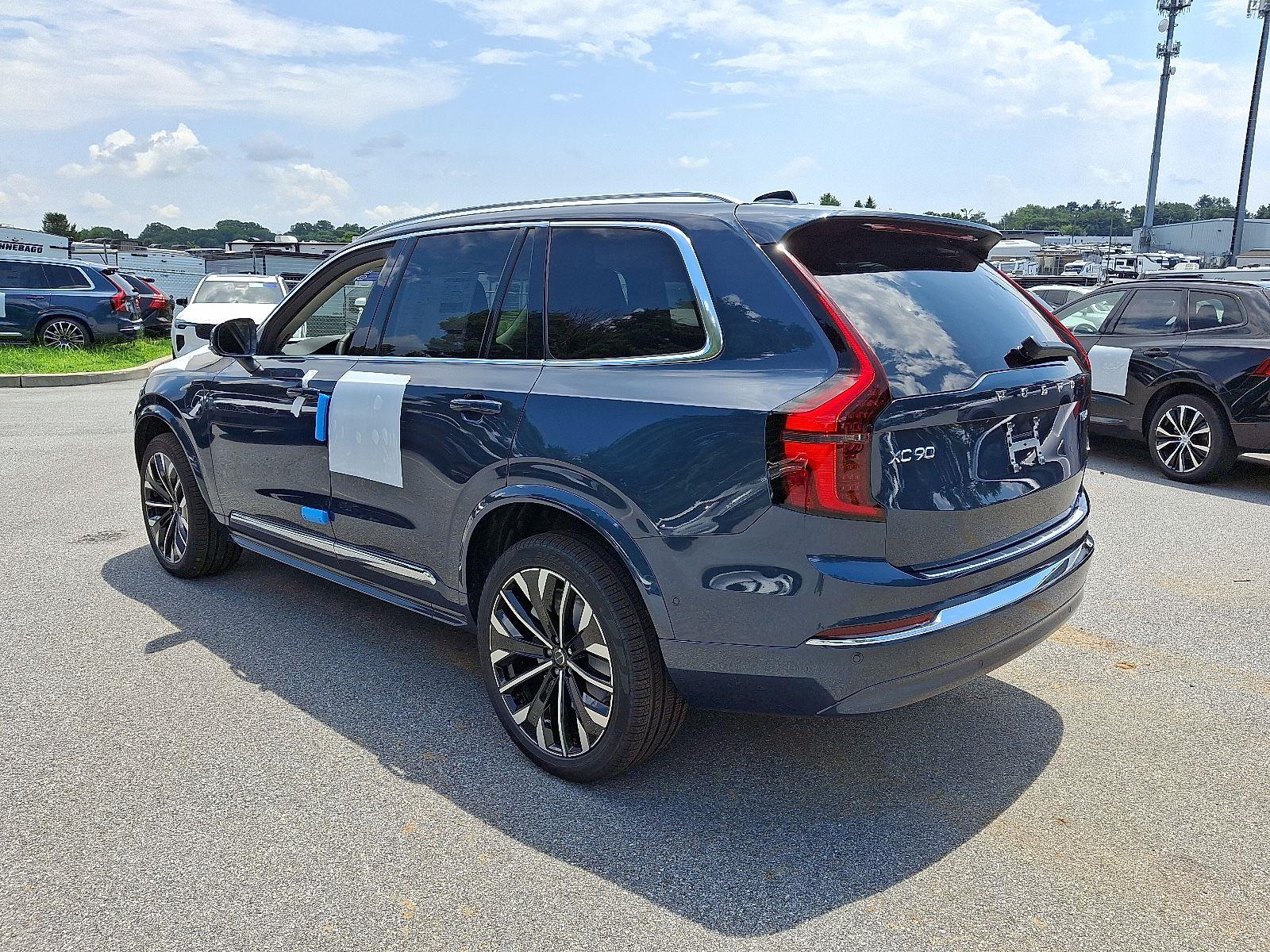 2026 Volvo XC90 T8 Plus photo 2