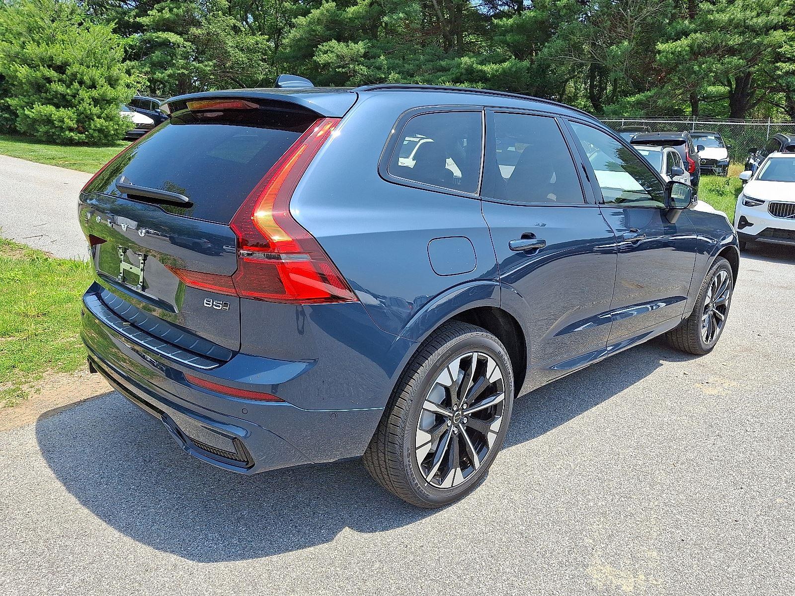 2026 Volvo XC60 B5 Plus photo 4