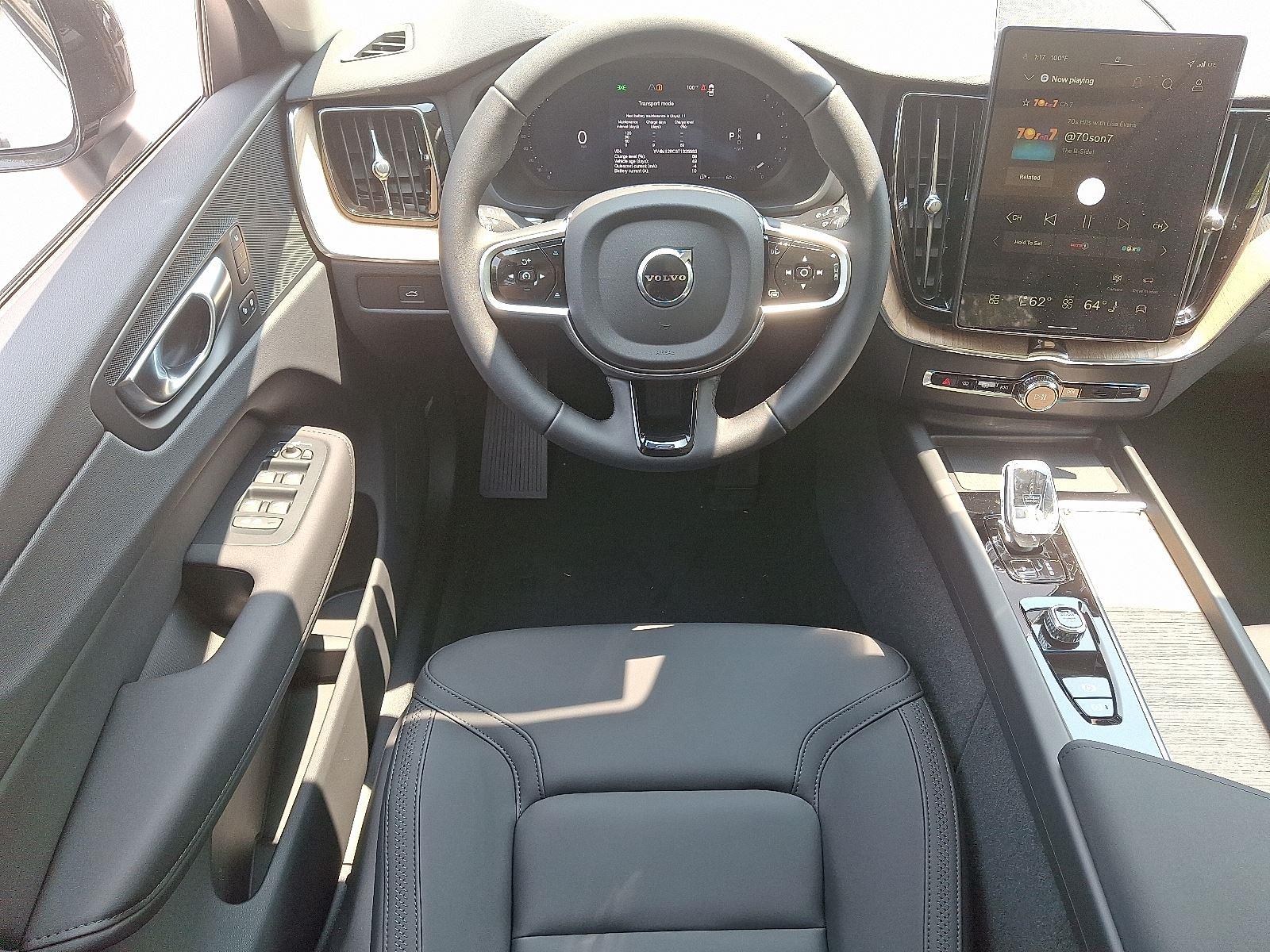 2026 Volvo XC60 Plus - Photo 7