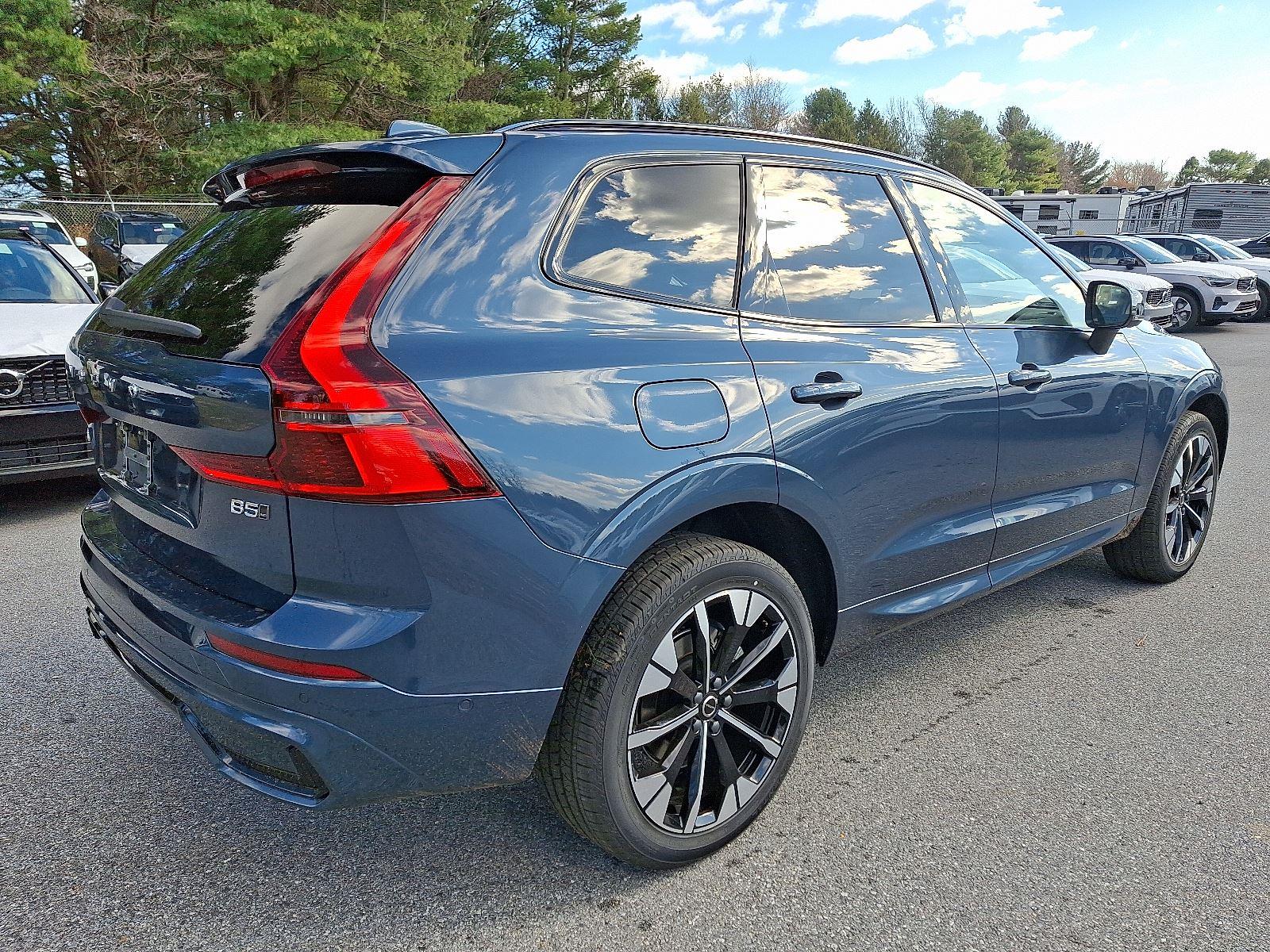 2026 Volvo XC60 B5 Plus photo 4