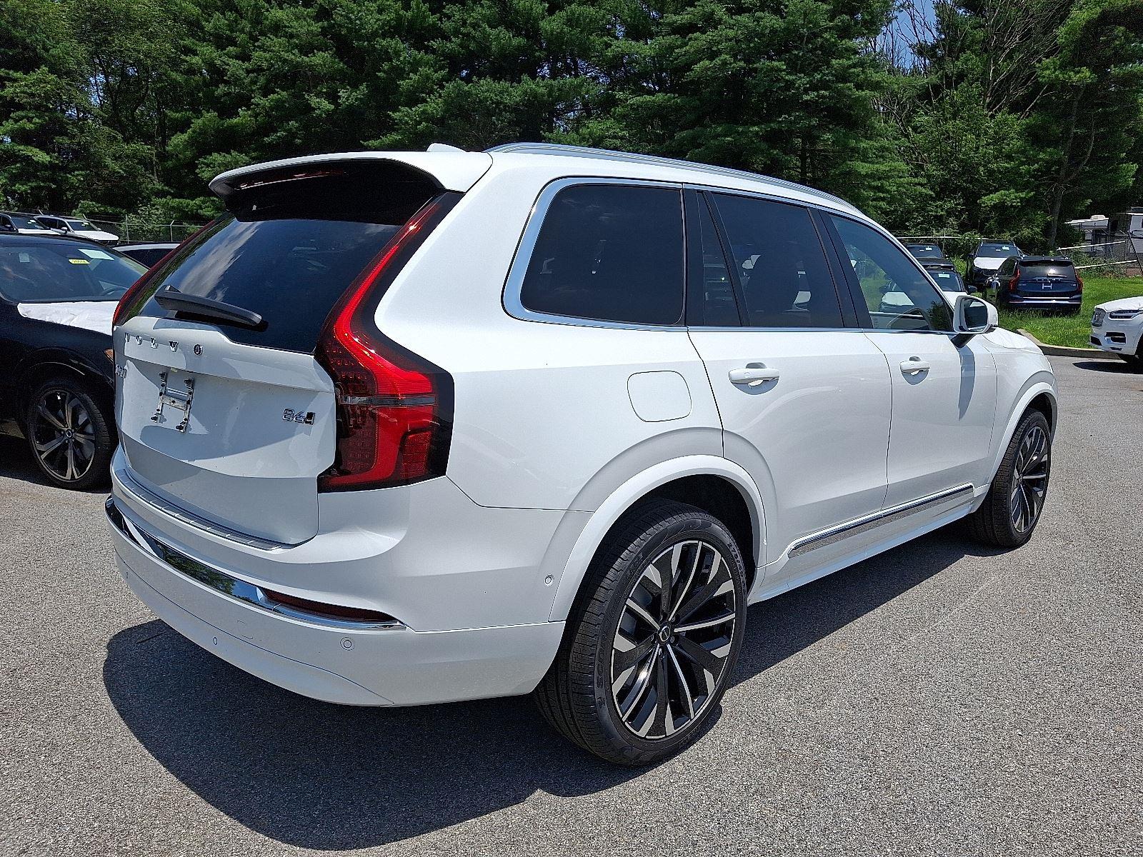 2026 Volvo XC90 Plus photo 4