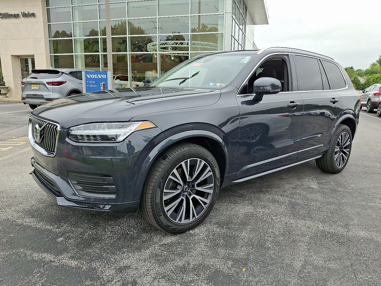 2022 Volvo XC90 T6 AWD Momentum photo 2