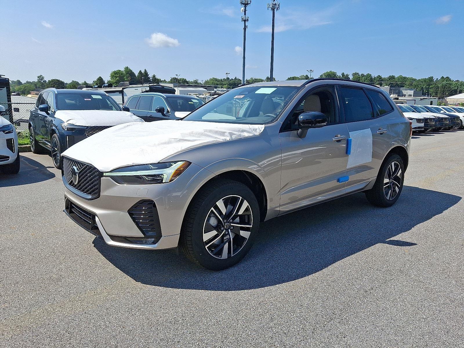 2026 Volvo XC60 B5 Core photo 2