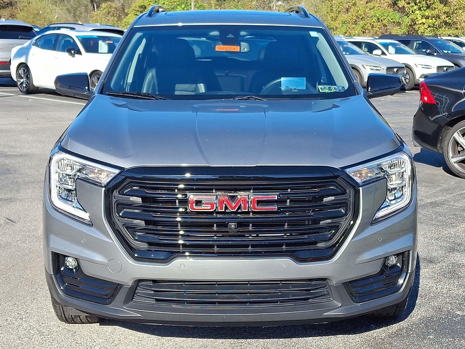 2023 Gmc Terrain SLT photo 2