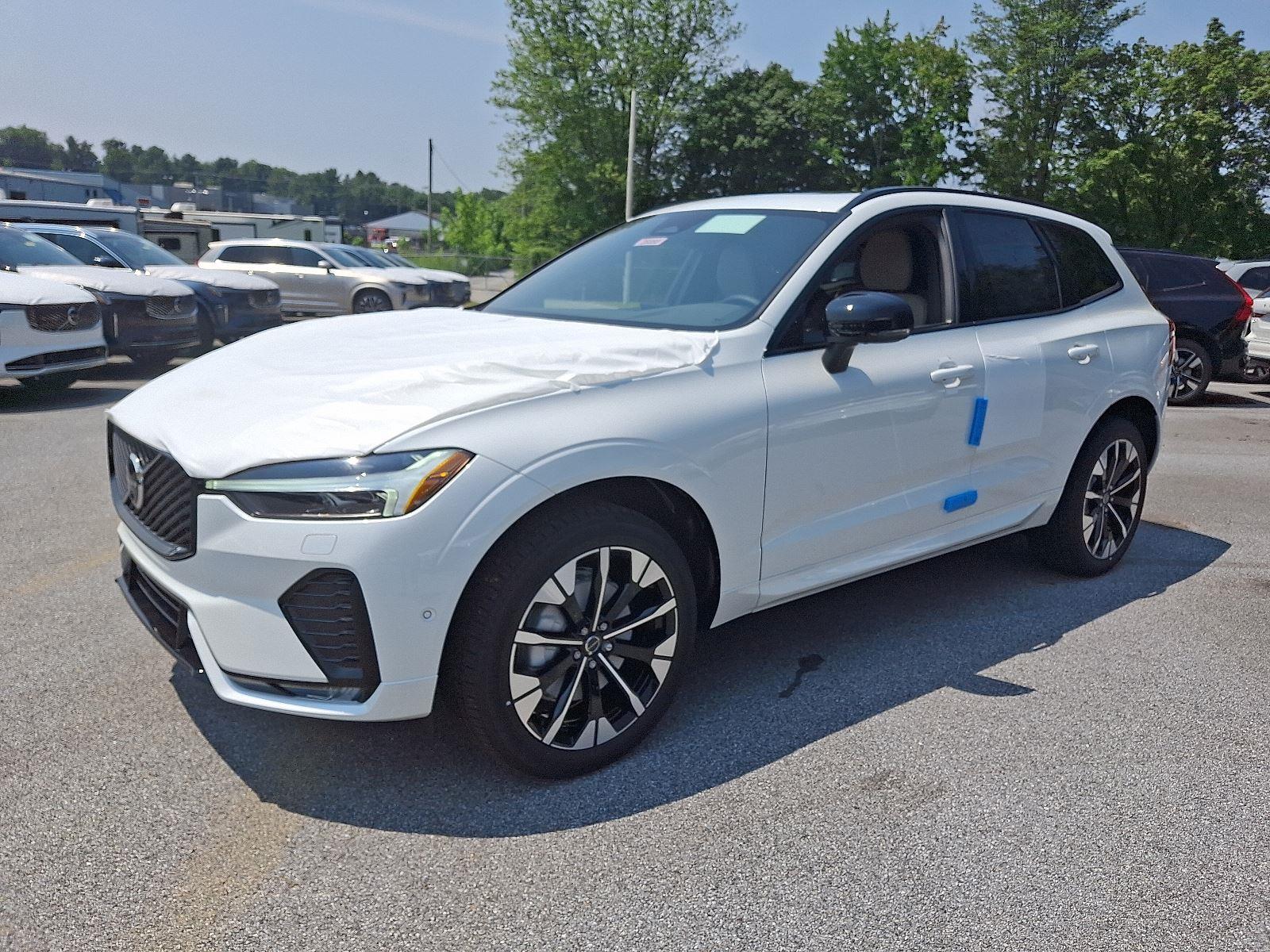 2026 Volvo XC60 B5 Plus photo 2