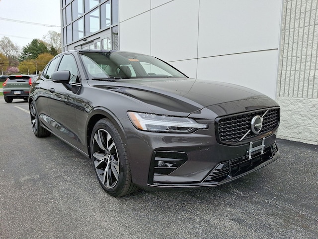 2025 Volvo S60 B5 FWD Plus Sedan