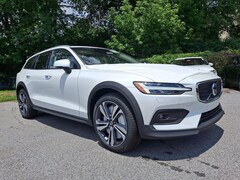 2026 Volvo V60 Cross Country B5 Plus AWD Wagon
