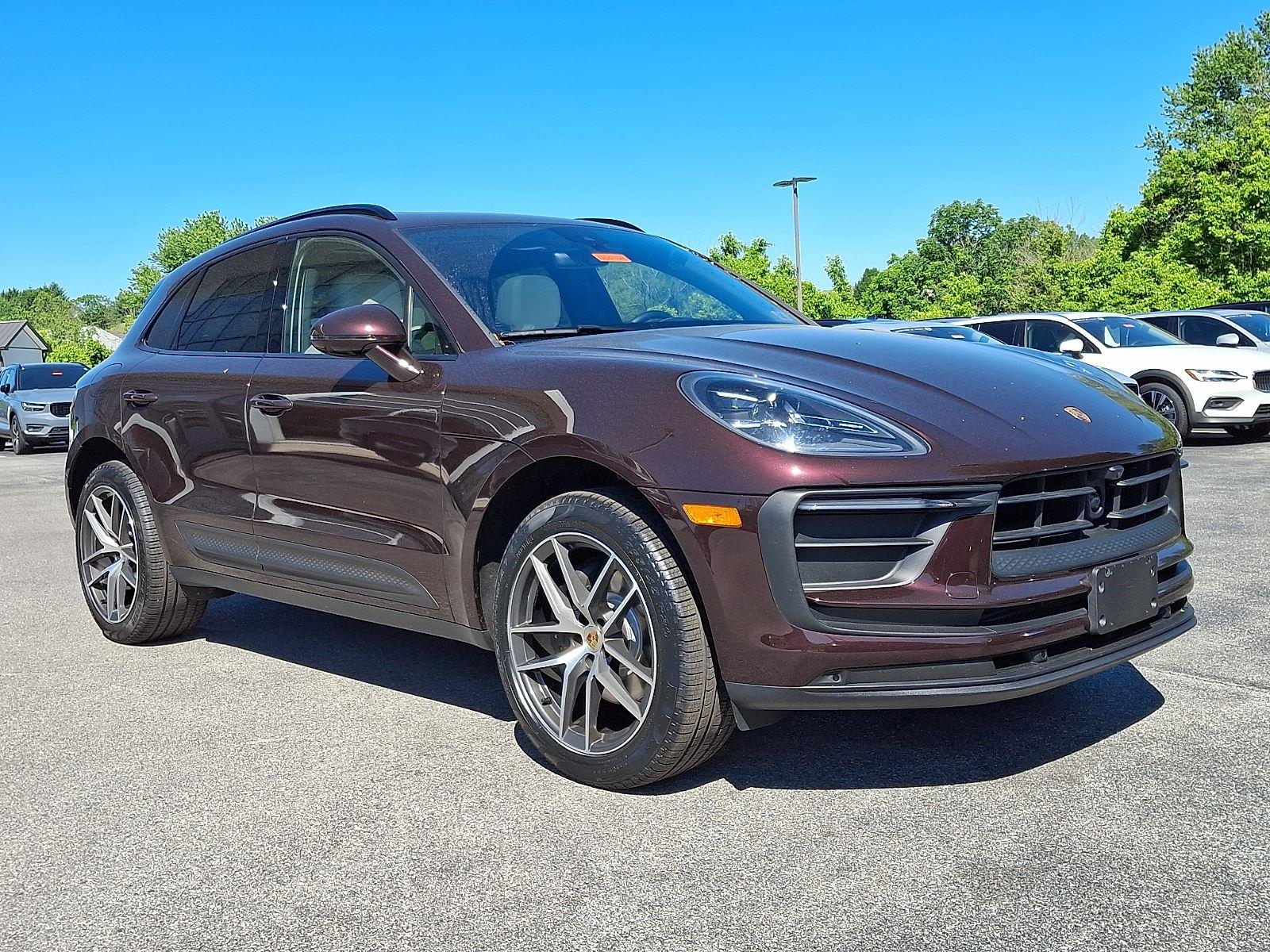 2023 Porsche Macan -'s photo