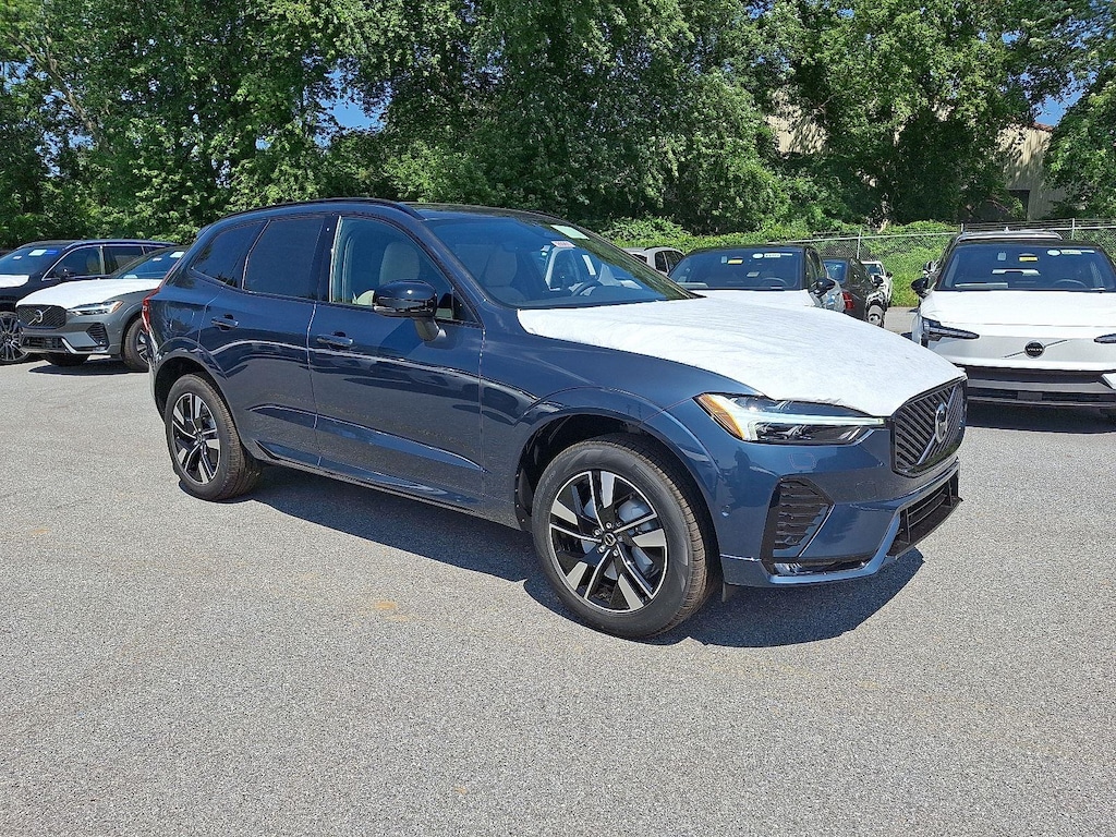 New 2026 Volvo XC60 B5 Plus SUV