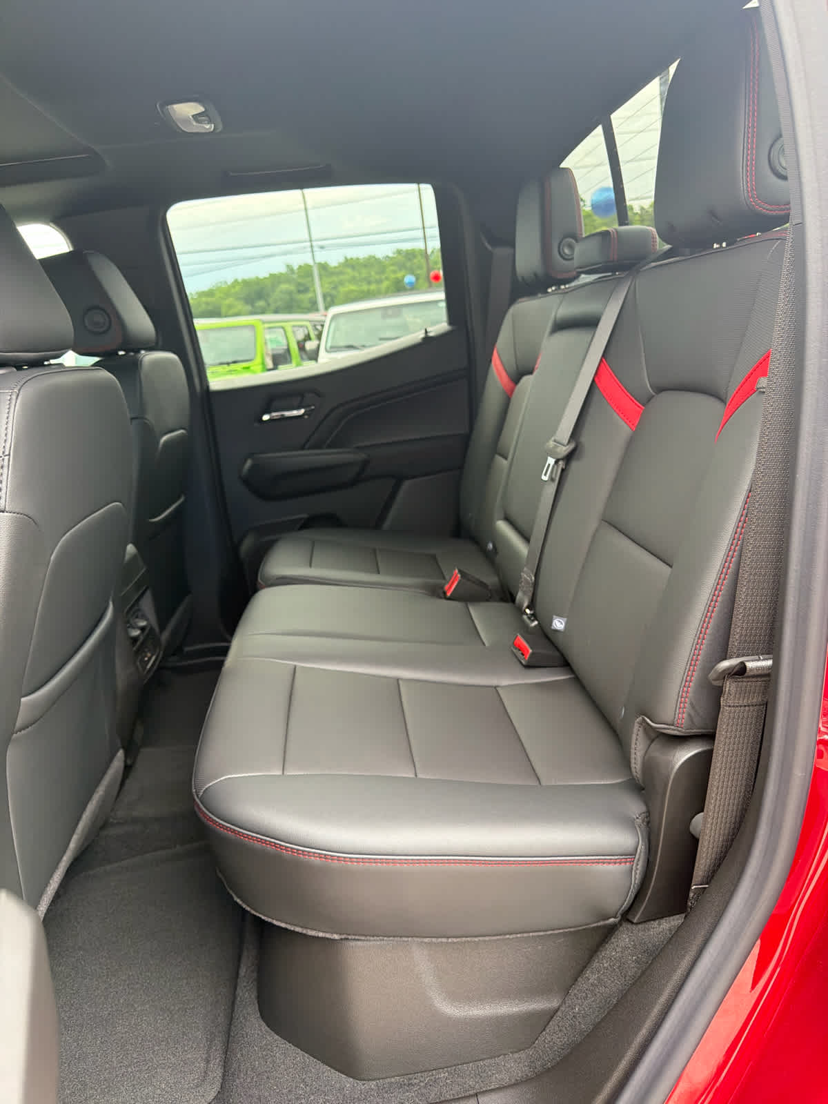 2026 Chevrolet Colorado Z71 - Photo 12