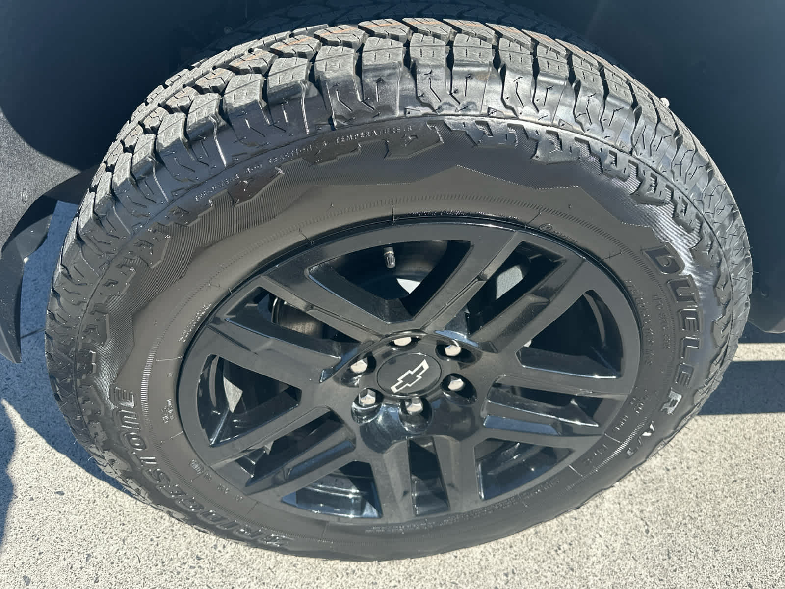 2025 Chevrolet Colorado Trail Boss photo 3