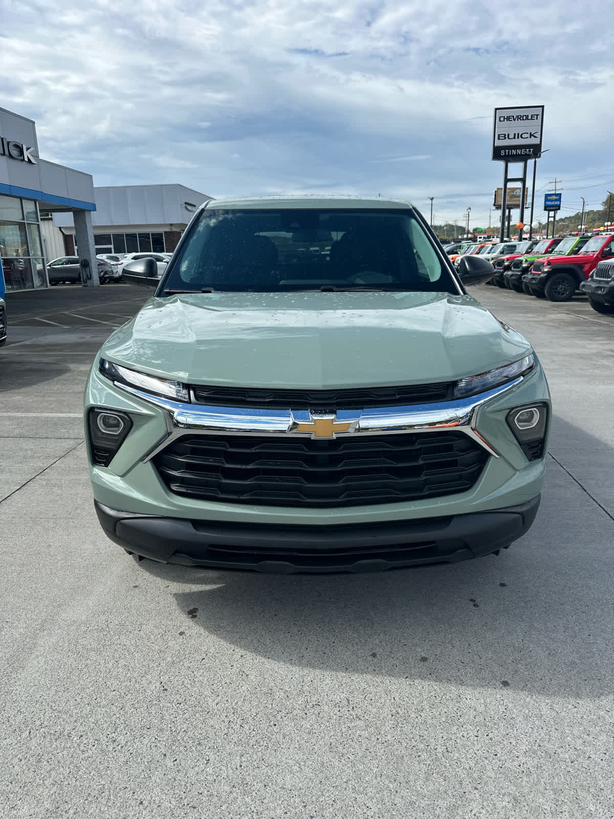 2025 Chevrolet Trailblazer LS photo 3