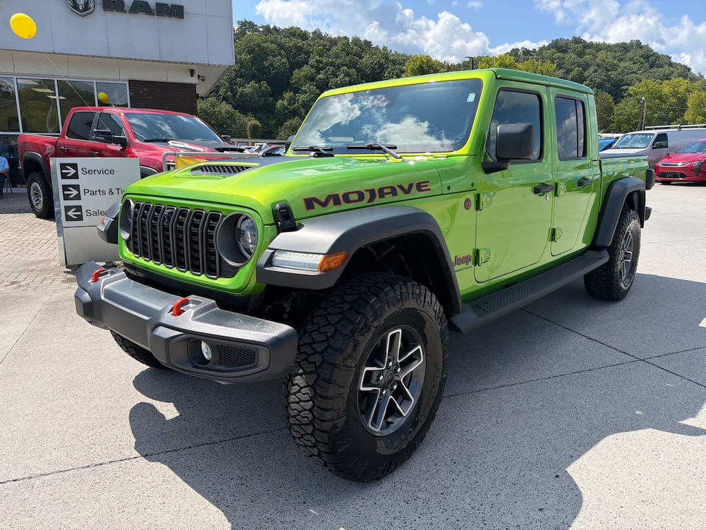 Used 2025 Jeep Gladiator Mojave Truck Crew Cab