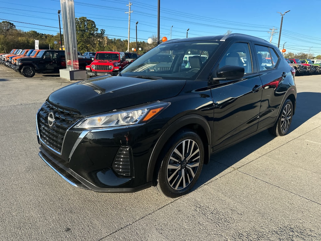 Used 2024 Nissan Kicks SV