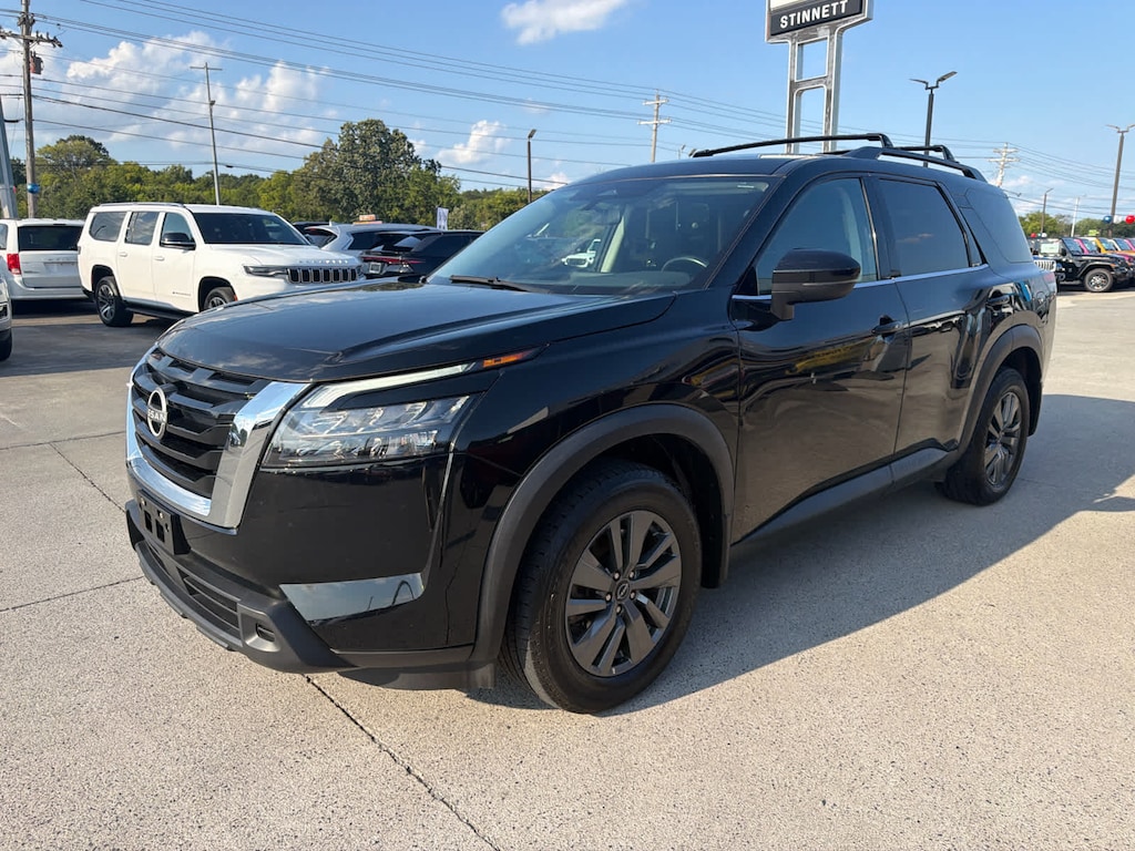 Used 2023 Nissan Pathfinder SV SUV
