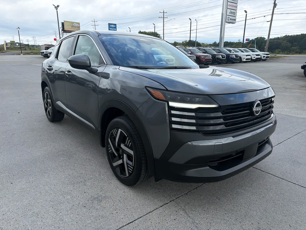 Used 2025 Nissan Kicks SV SUV