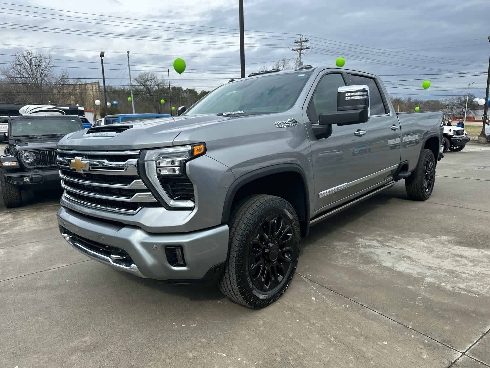 2025 Chevrolet Silverado 2500HD High Country photo 2