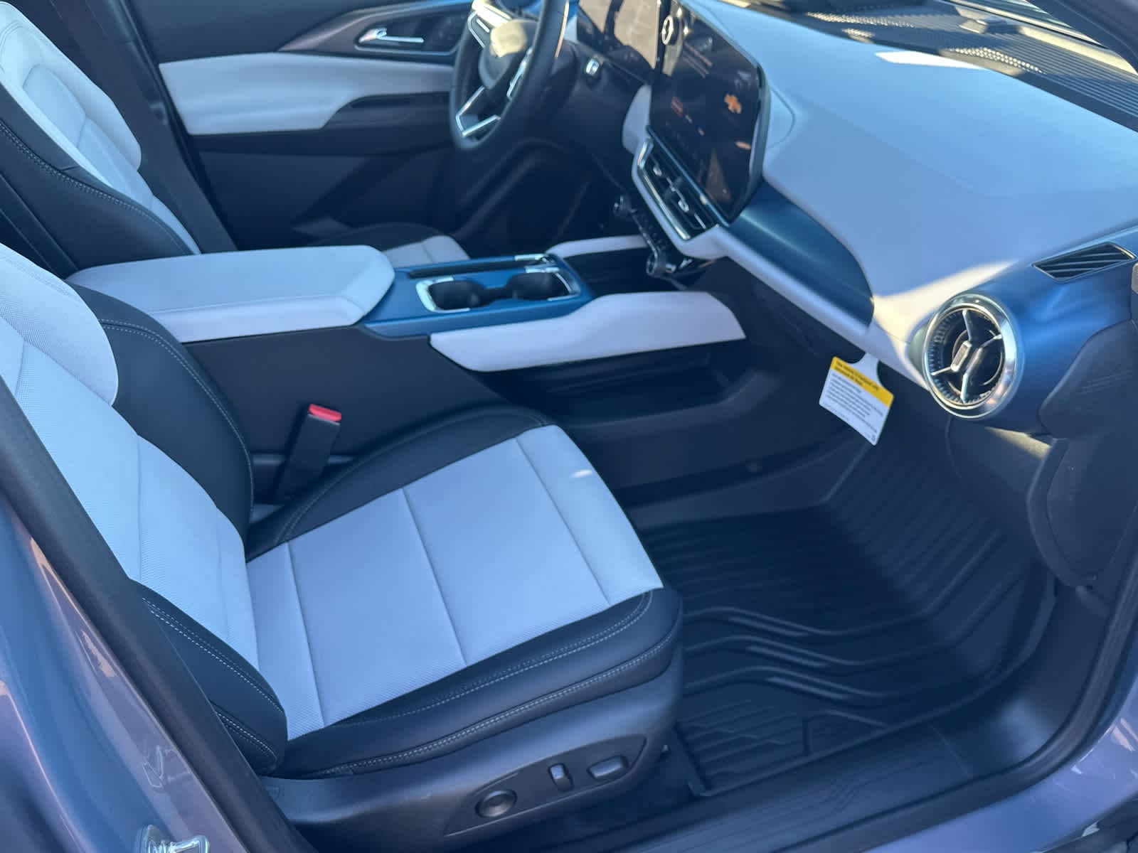 2026 Chevrolet Equinox EV 2LT - Photo 15
