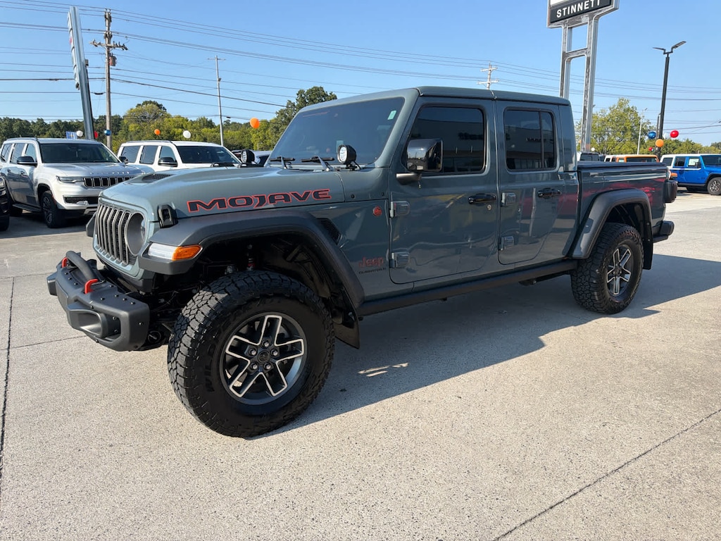 Used 2025 Jeep Gladiator Mojave Truck Crew Cab