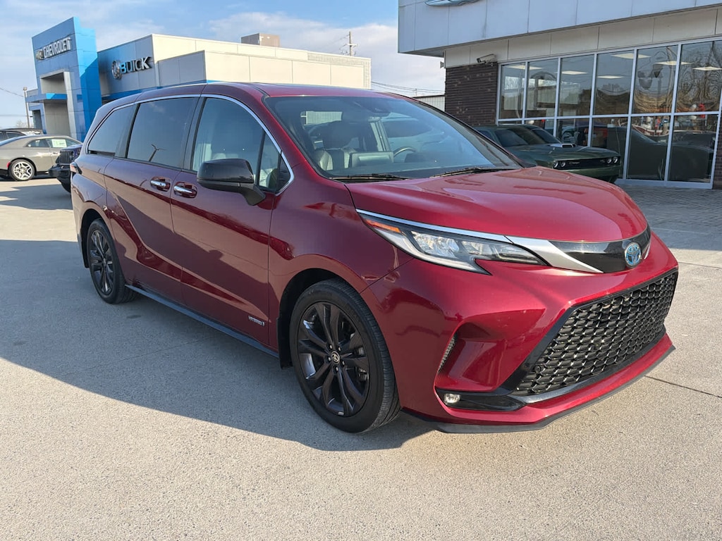 Used 2021 Toyota Sienna XSE