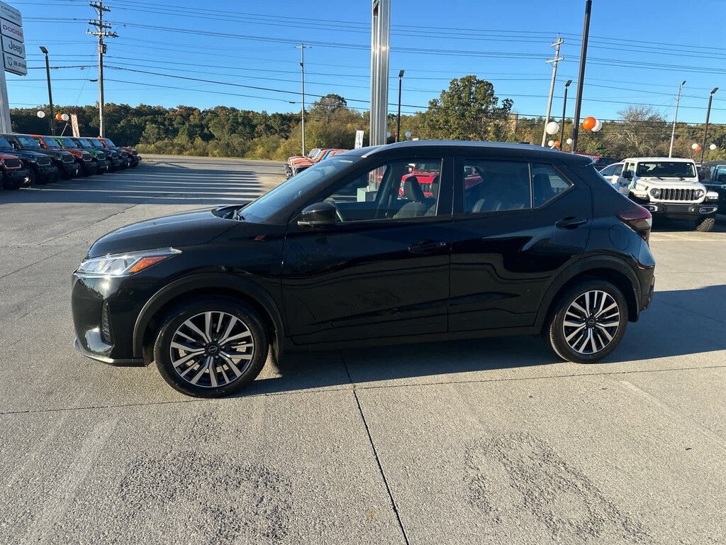 Used 2024 Nissan Kicks SV