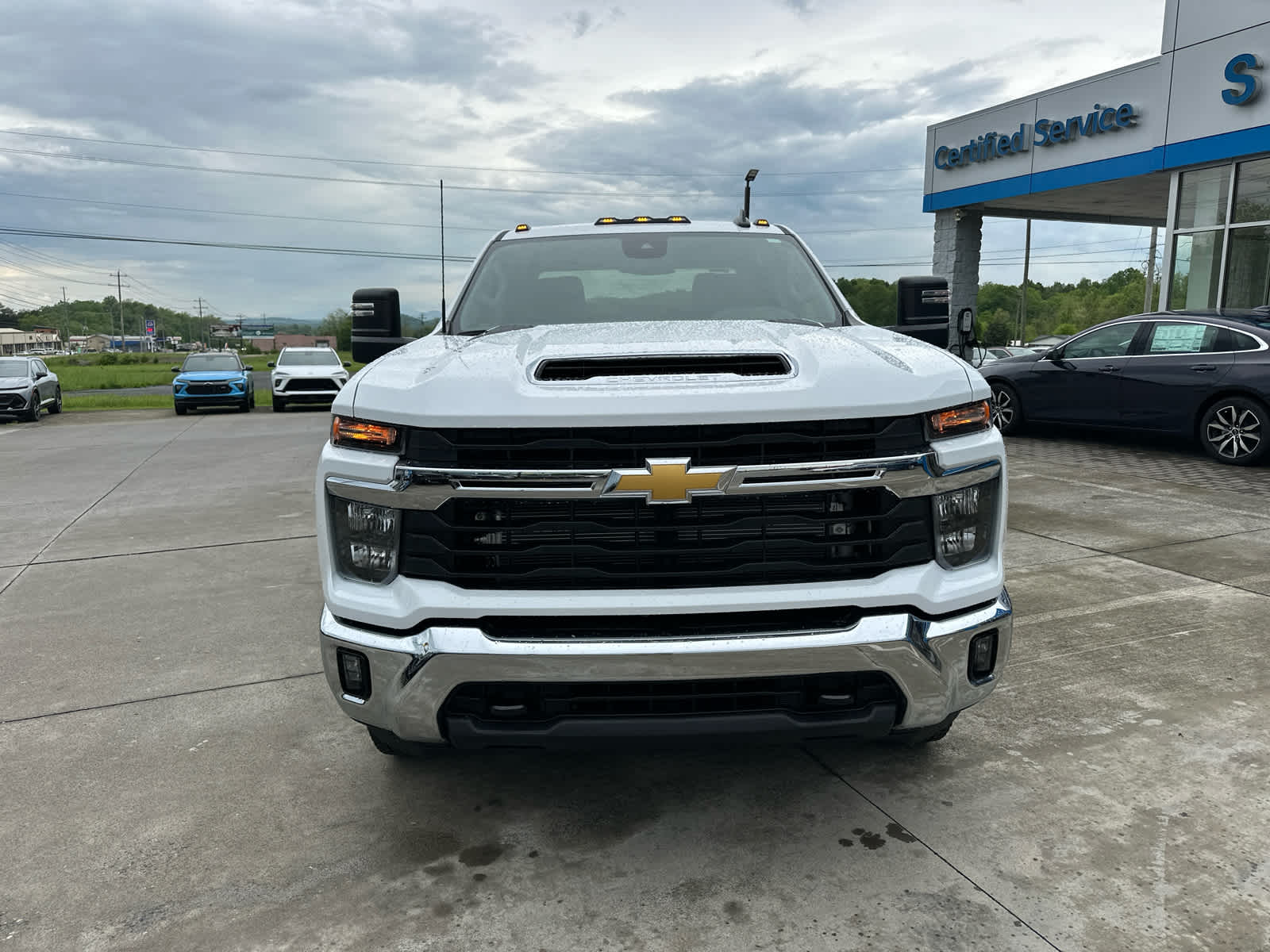 2025 Chevrolet Silverado 3500HD LT photo 3