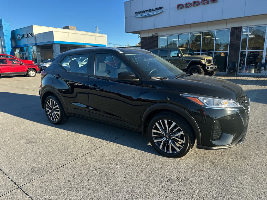Used 2024 Nissan Kicks SV