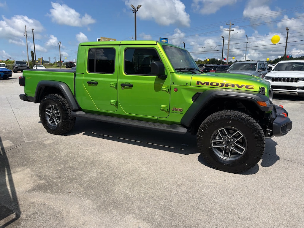 Used 2025 Jeep Gladiator Mojave Truck Crew Cab