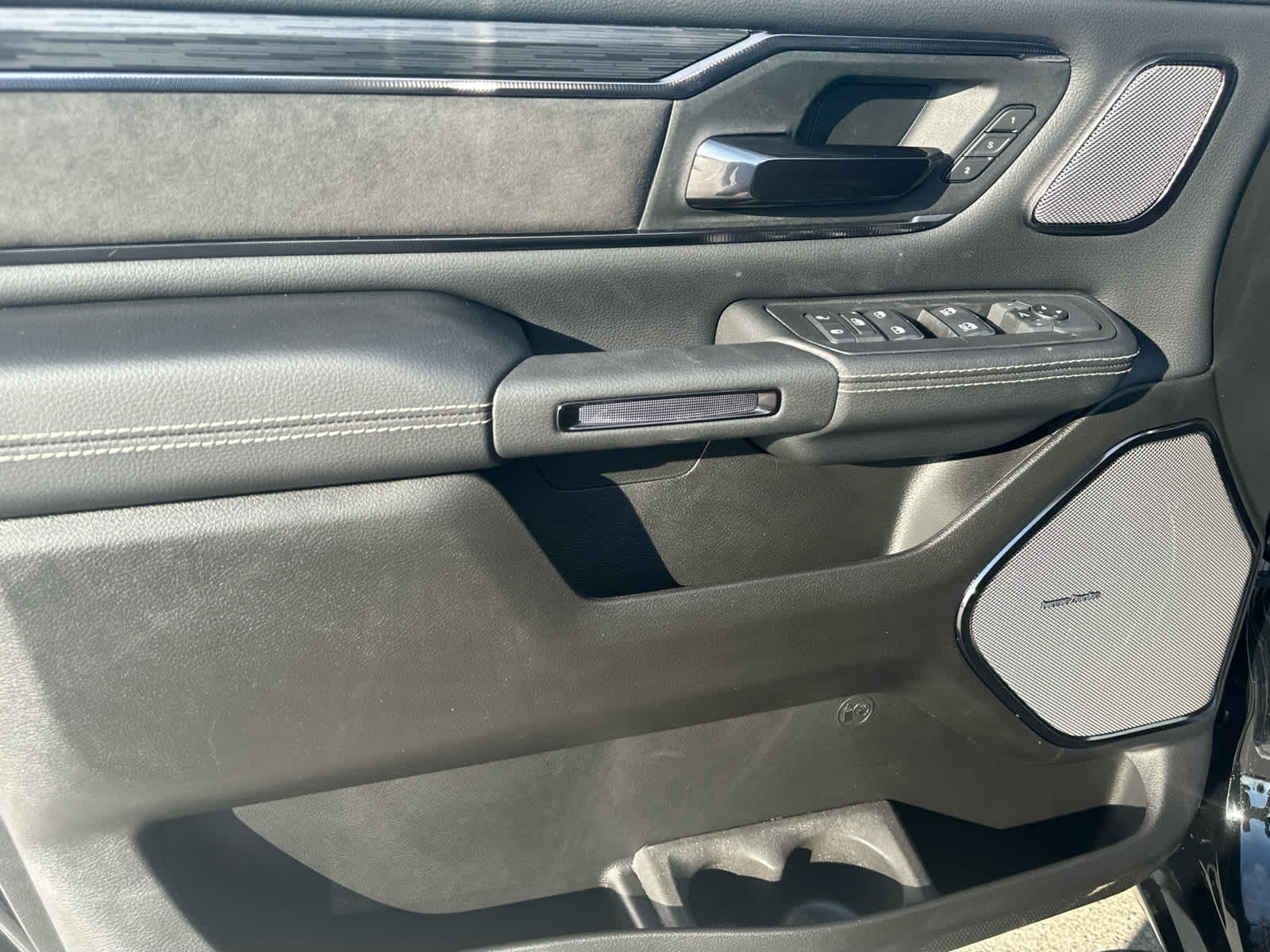 2026 RAM 1500 Rebel - Photo 32