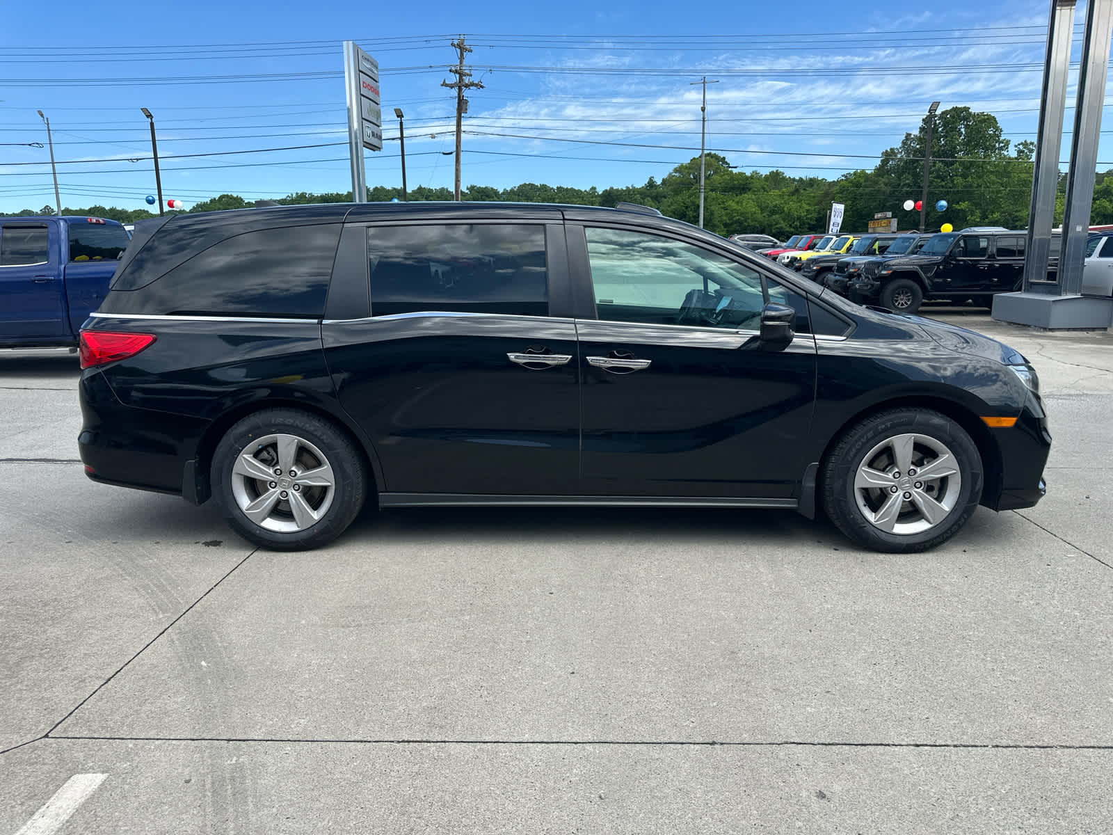 Used 2018 Honda Odyssey EX-L with VIN 5FNRL6H74JB082675 for sale in Newport, TN