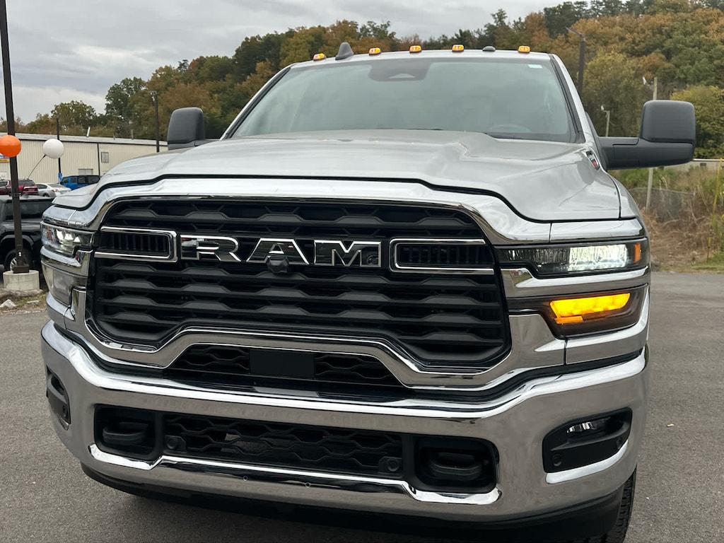 New 2026 Ram 2500 TRADESMAN CREW CAB 4X4 6'4 BOX Pickup