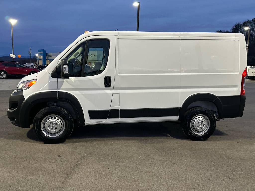 New 2026 Ram ProMaster PROMASTER 1500 TRADESMAN CARGO VAN LOW ROOF 118' W Cargo Van