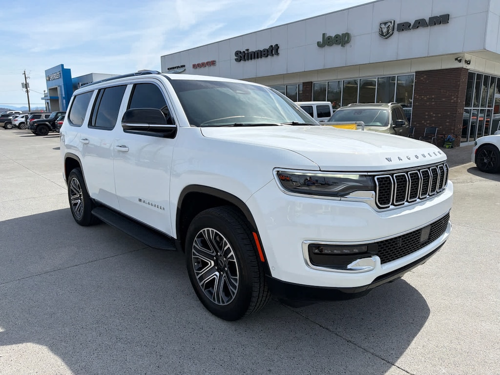 Used 2025 Jeep Wagoneer 4x4