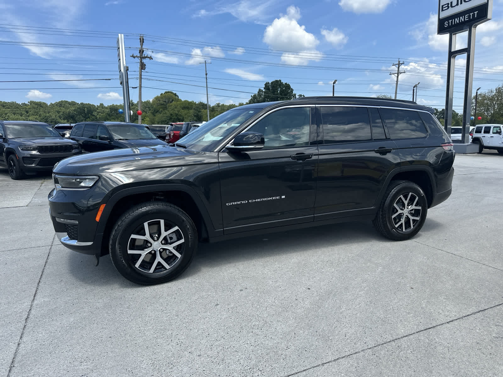 Used 2024 Jeep Grand Cherokee L Limited with VIN 1C4RJKBG3R8502817 for sale in Newport, TN