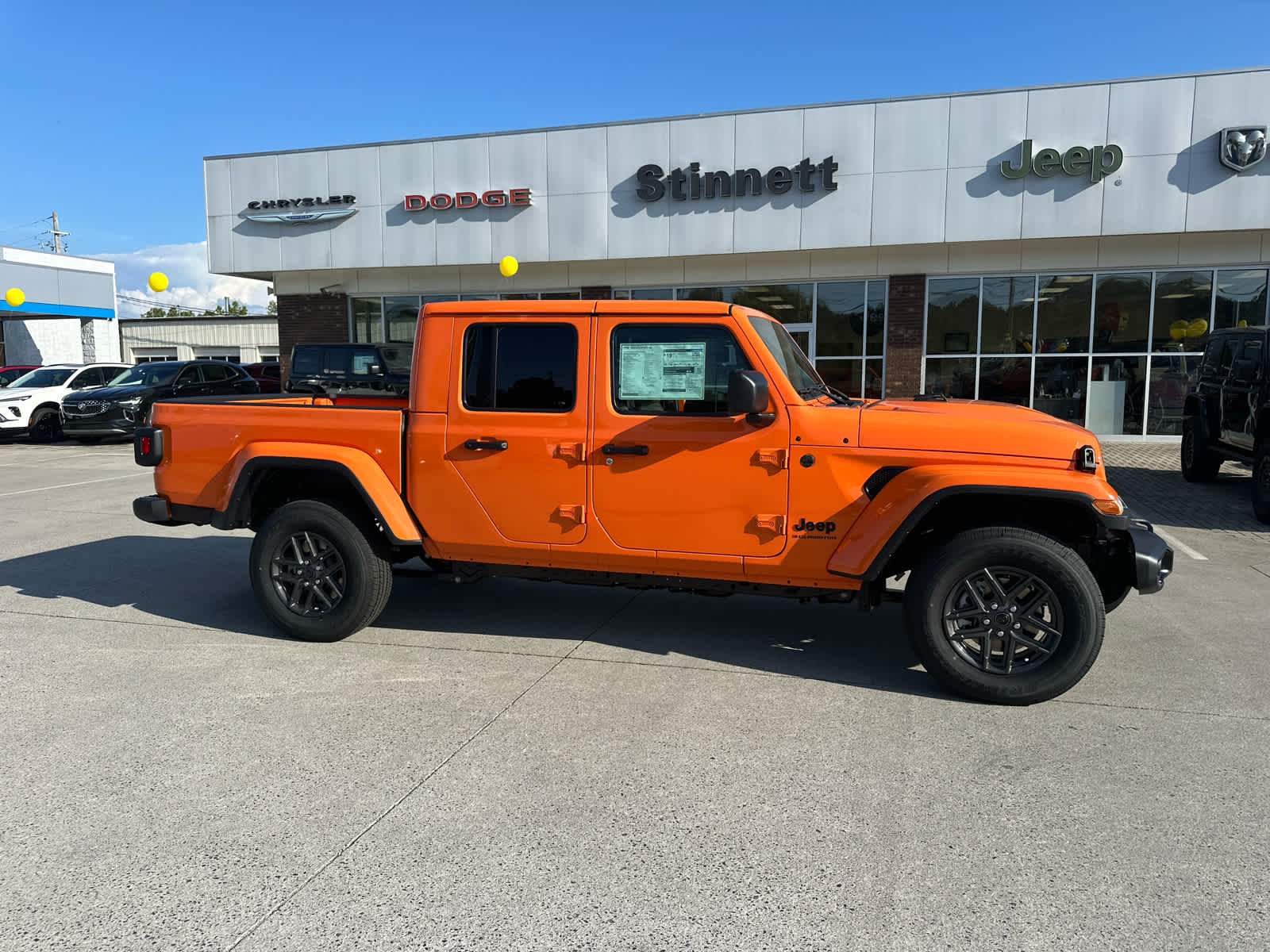 2025 Jeep Gladiator Sport S photo 2