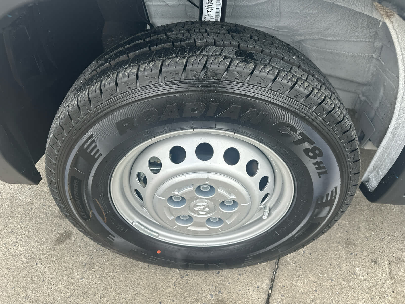 2025 Ram ProMaster 1500 Tradesman Cargo Van photo 3