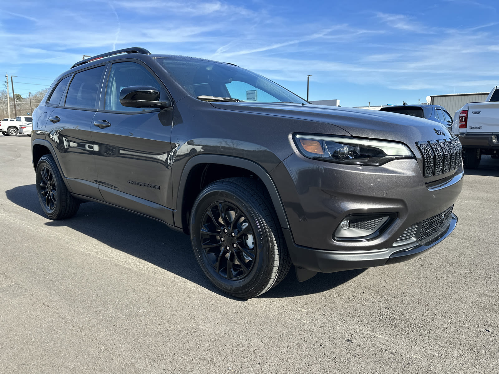 2023 Jeep Cherokee Altitude Lux photo 3