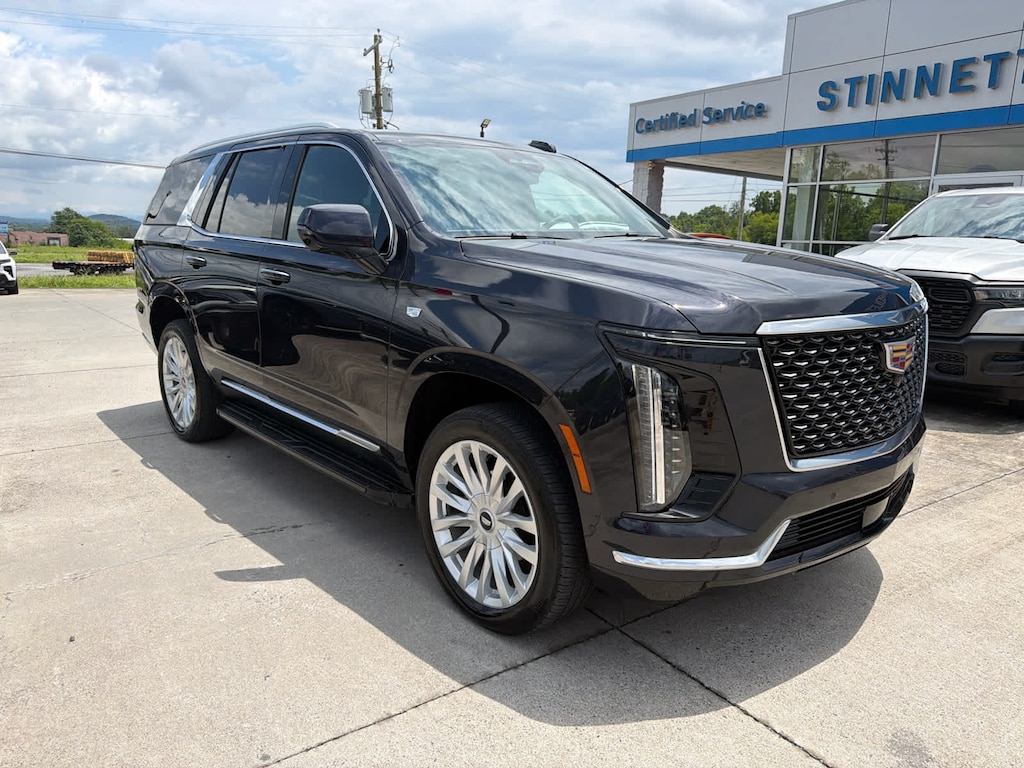 Used 2025 Cadillac Escalade 4WD Luxury